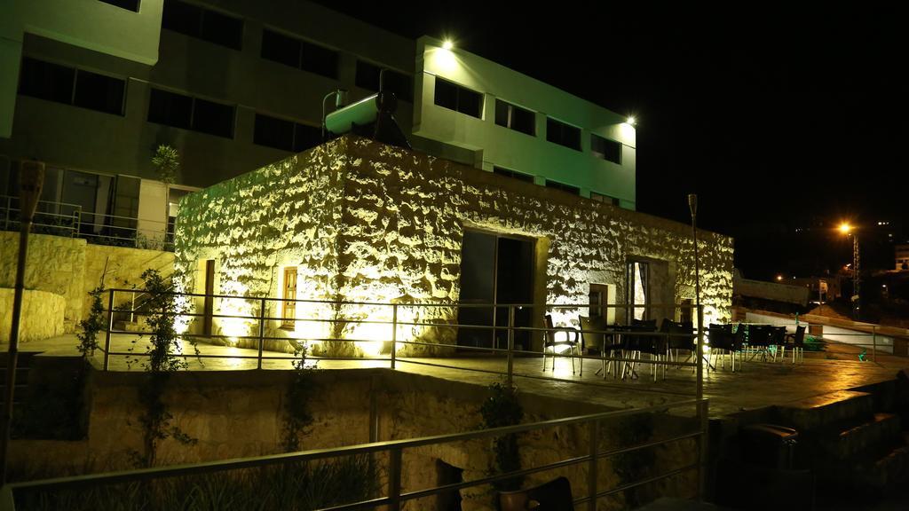 Vu'Z Hotel Byblos Exteriör bild